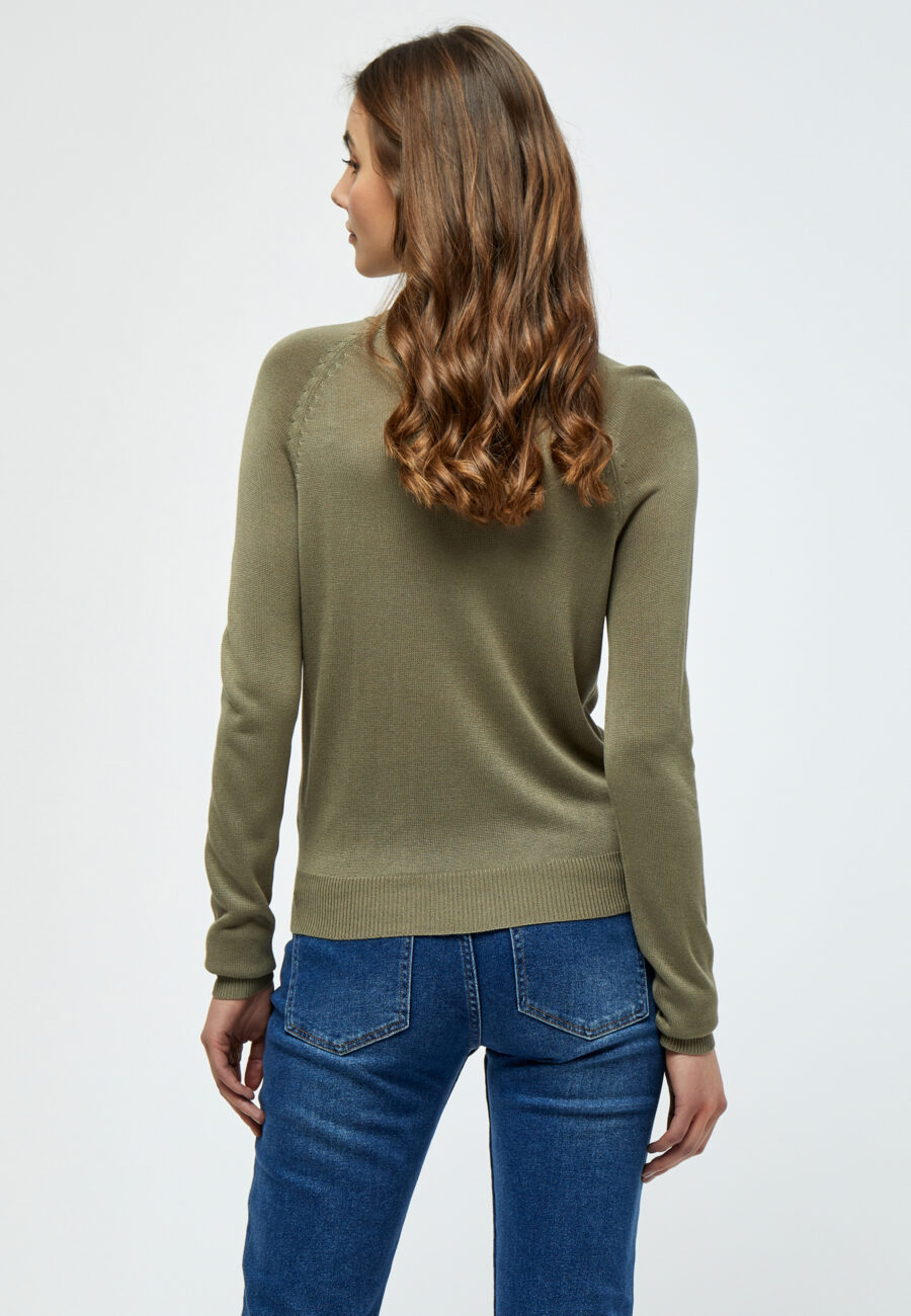 Suéter  de punto con cuello redondo. Ajuste en bajos y puños. Composición: 100% Viscosa ECO-VERO. Alabama Shop