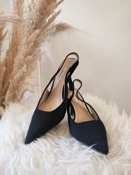 Zapato salón destalonado, acabados en punta. Diseñadas en España. Altura del tacón: 10 cm Alabama Shop