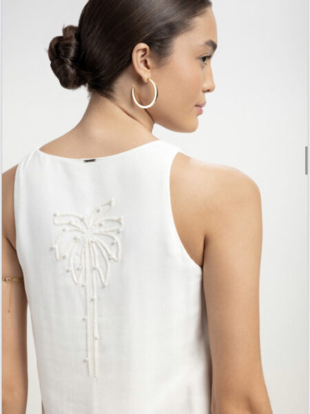 <p id="tw-target-text" class="tw-data-text tw-text-large tw-ta" dir="ltr" data-placeholder="Traducción"><span class="Y2IQFc" lang="es">Sofisticación es la palabra que define este vestido largo blanco roto.</span></p> <p class="tw-data-text tw-text-large tw-ta" dir="ltr" data-placeholder="Traducción"><span class="Y2IQFc" lang="es"> Presenta un escote en pico con bordado de croché inspirado en la esencia única de Ibiza. </span></p> <p class="tw-data-text tw-text-large tw-ta" dir="ltr" data-placeholder="Traducción"><span class="Y2IQFc" lang="es"> Confeccionado en Tejido Crepe Siena</span></p> <p class="tw-data-text tw-text-large tw-ta" dir="ltr" data-placeholder="Traducción"><span class="Y2IQFc" lang="es"> - tejido liso en crepe de viscosa</span></p> <p class="tw-data-text tw-text-large tw-ta" dir="ltr" data-placeholder="Traducción"><span class="Y2IQFc" lang="es">- ajuste ligero </span></p> <p class="tw-data-text tw-text-large tw-ta" dir="ltr" data-placeholder="Traducción"><span class="Y2IQFc" lang="es">- toque crepé - </span></p> <p class="tw-data-text tw-text-large tw-ta" dir="ltr" data-placeholder="Traducción"><span class="Y2IQFc" lang="es"> - Modelado recto más suelto al cuerpo </span></p> <p class="tw-data-text tw-text-large tw-ta" dir="ltr" data-placeholder="Traducción"><span class="Y2IQFc" lang="es">- forro completo</span></p> <p class="tw-data-text tw-text-large tw-ta" dir="ltr" data-placeholder="Traducción"><span class="Y2IQFc" lang="es">- Escote en pico con detalle de trama bordada </span></p> <p class="tw-data-text tw-text-large tw-ta" dir="ltr" data-placeholder="Traducción"><span class="Y2IQFc" lang="es">- Espalda bordada</span></p> <p class="tw-data-text tw-text-large tw-ta" dir="ltr" data-placeholder="Traducción"><span class="Y2IQFc" lang="es">- Aplicación de Perlas</span></p> Alabama Shop