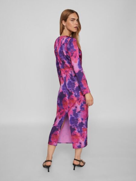 <p>- Vestido de mangas largas con largo midi. Detalle de nudo frontal, lleva los hombros acolchados. Detalle de abertura en la parte posterior cremallera invisible.</p><p>Tallas, 34 a 40.</p><p>Composición: 50% Poliéster reciclado, 50% Poliéster</p> Alabama Shop