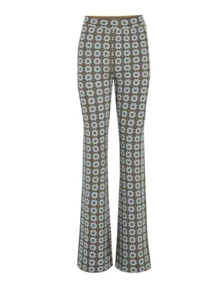 Pantalón campana estampado en punto. Composición: 70% viscosa, 15% poliéster, 15% nylon. Alabama Shop