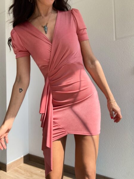 <p>Vestido corto ajustado con escote en V y manga corta.</p><p>Talla única: 34 a 38. La modelo mide 1,71</p><p>100% poliester.</p> Alabama Shop