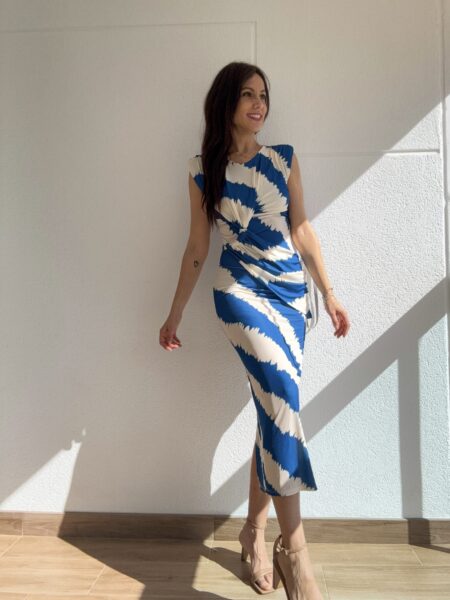 vestido largo ajustado con drapeado en la cintura