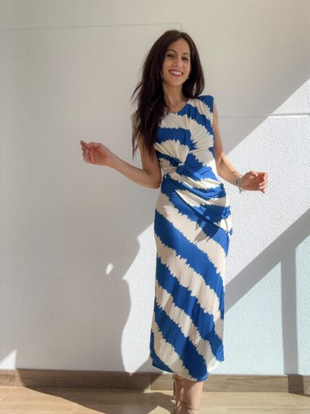 vestido largo ajustado con drapeado en la cintura