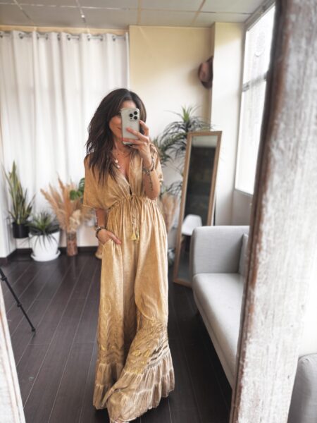 Mono evasé tierra oro