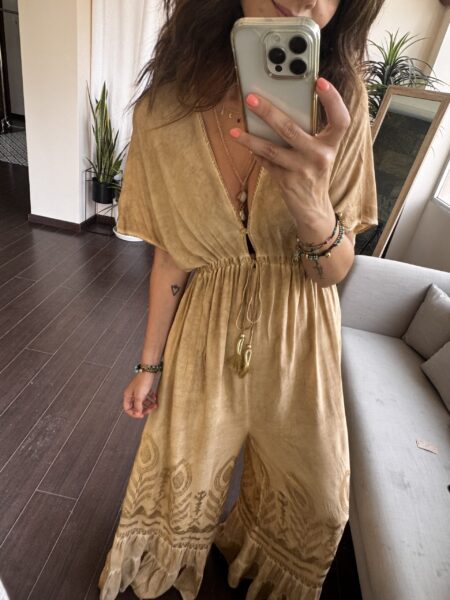 Mono evasé tierra oro