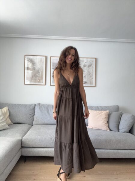 Vestido de tirantes. Tejido de algodón. Tirantes finos. Escote pico. Composición: 100% Algodón Hecho en Italia &nbsp; Alabama Shop