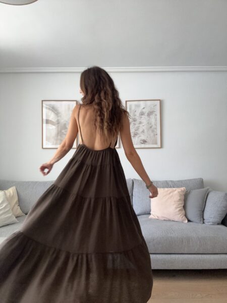 Vestido de tirantes. Tejido de algodón. Tirantes finos. Escote pico. Composición: 100% Algodón Hecho en Italia &nbsp; Alabama Shop