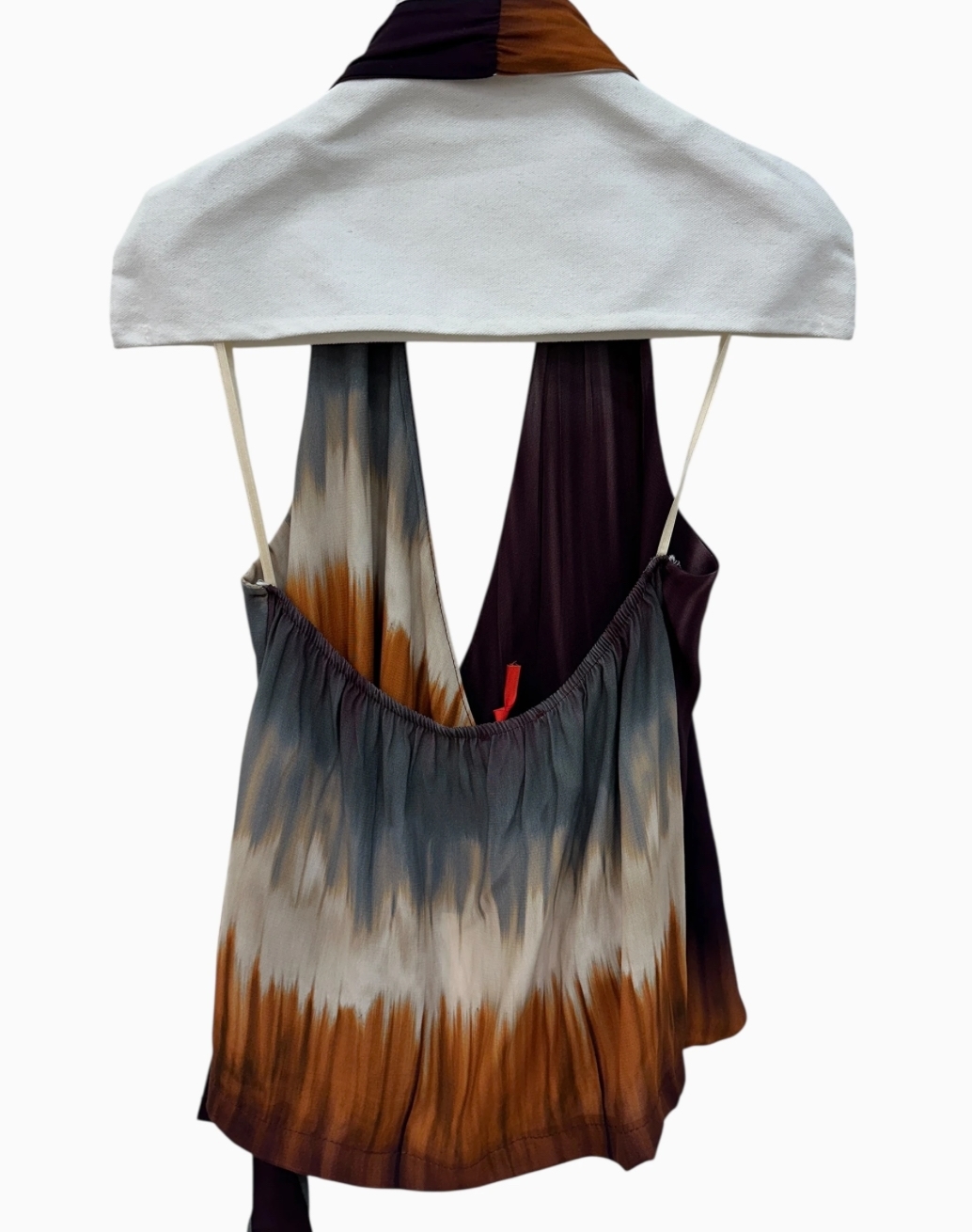 IMG_1181 Top con escote halter y detalle cruzado. Precioso estampado en tonos degradados. 100% viscosa Alabama Shop