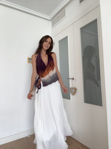 TOP HALTER BEACH 5 Top con escote halter y detalle cruzado. Precioso estampado en tonos degradados. 100% viscosa Alabama Shop