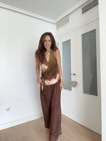TOP HALTER Y PANTALÓN ANCHO FLUIDO MARRÓN CHOCOLATE