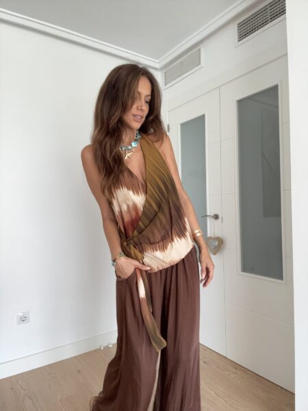 TOP HALTER Y PANTALÓN ANCHO FLUIDO MARRÓN CHOCOLATE