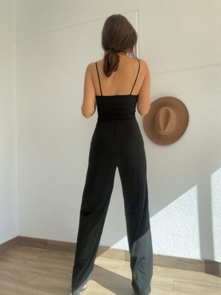 <p> </p><p><strong>Composición:</strong> 65% poliéster, 30% viscosa, 5% elastán.</p> Alabama Shop