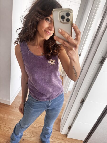 CAMISETA TIRANTES OJO MORADO