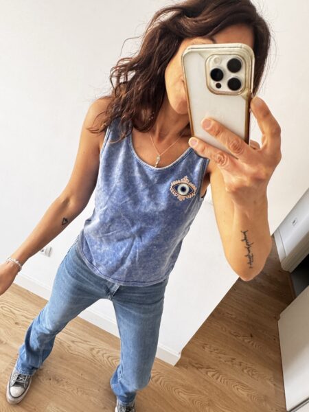 CAMISETA TIRANTES OJO AZUL INTENSO