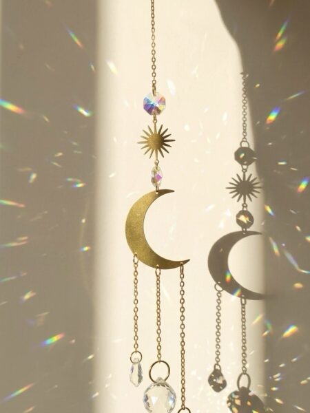 MÓVIL DE REFRACCIÓN SOLAR: Luna