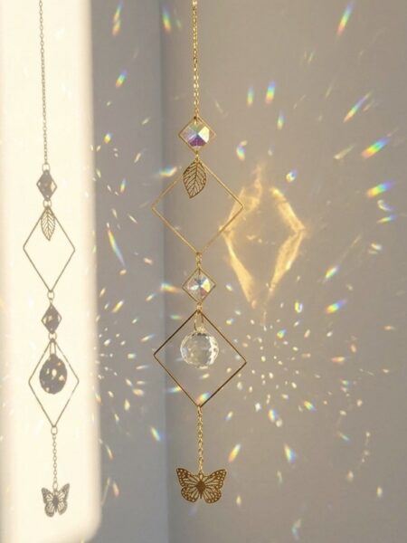 MÓVIL DE REFRACCIÓN SOLAR: Mariposa