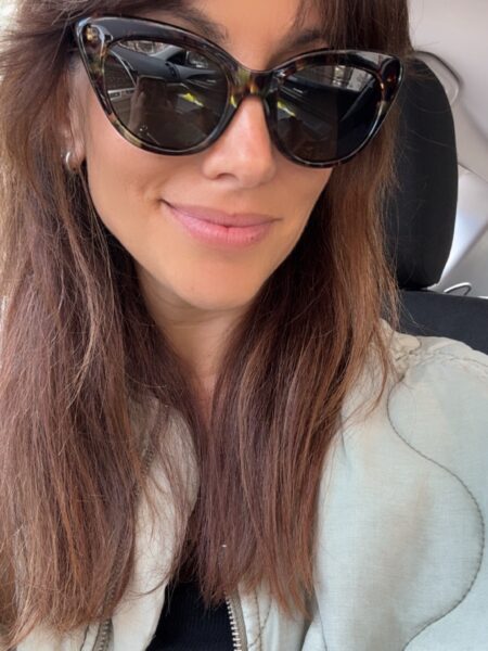 Gafas de sol Cat Eye con un exclusivo patrón de carey en tonos verdes. Cuentan con lentes polarizadas, protección total UV400 y montura de policarbonato diseñada en España. PLAZO DE ENTREGA: 3-5 días. &nbsp; Alabama Shop