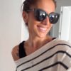 <strong>Personalidad, calidez y protección absoluta.</strong> Las gafas de sol Lady Kahlo destacan por su carismática silueta de inspiración cat-eye en un favorecedor tono ámbar traslúcido de acabado mate. Equipadas con <strong>lentes polarizadas, protección UV400 y categoría 3</strong>, este modelo combina unos cristales en tono marrón rojizo con un sutil detalle dorado en la patilla. El accesorio ideal para aportar luz al rostro y un toque boho-chic único a cualquier look, cuidando al máximo tu salud visual. Alabama Shop