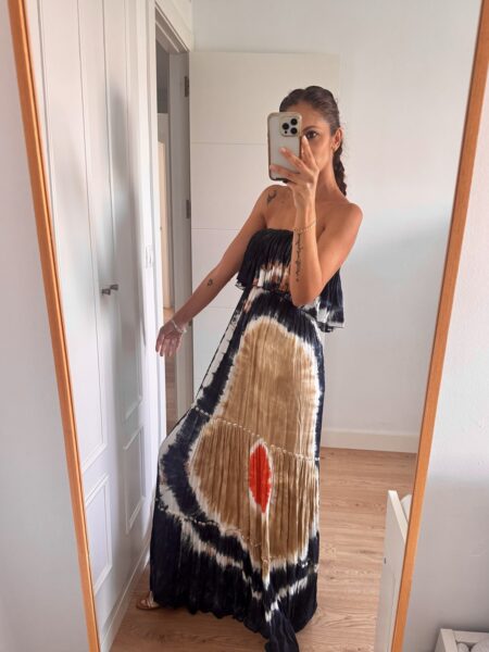 Vestido palabra de honor con nude de abeja engomado bajo volante. Detalles de conchas cosidas a mano. Talla única: 36 a 42 Alabama Shop